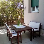 In With Sea View, Terrace, Air Conditioning, Wifi 3617-1 Apartmán Poljana (Ugljan)