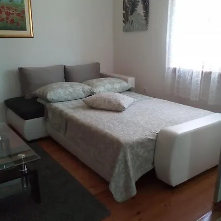 شقة In With Sea View, Terrace, Air Conditioning, Wifi 3617-1 Poljana (Ugljan)