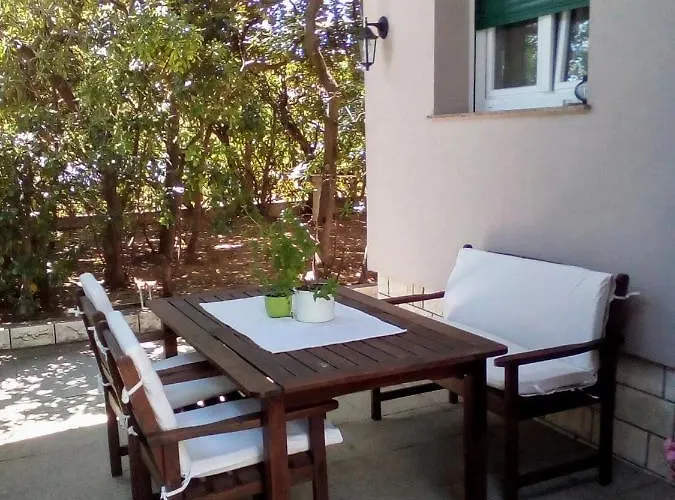 In With Sea View, Terrace, Air Conditioning, Wifi 3617-1 דירה Poljana (Ugljan)