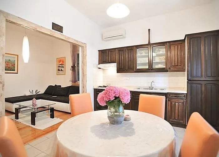 דירה In With Sea View, Terrace, Air Conditioning, Wifi 3617-1 Poljana (Ugljan)
