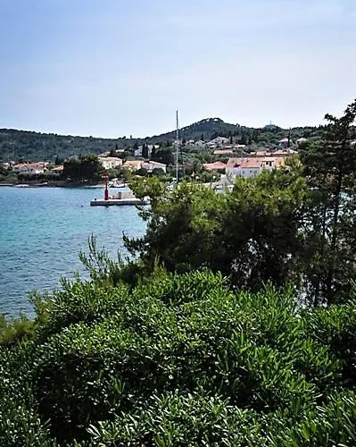 In With Sea View, Terrace, Air Conditioning, Wifi 3617-1 דירה Poljana (Ugljan)
