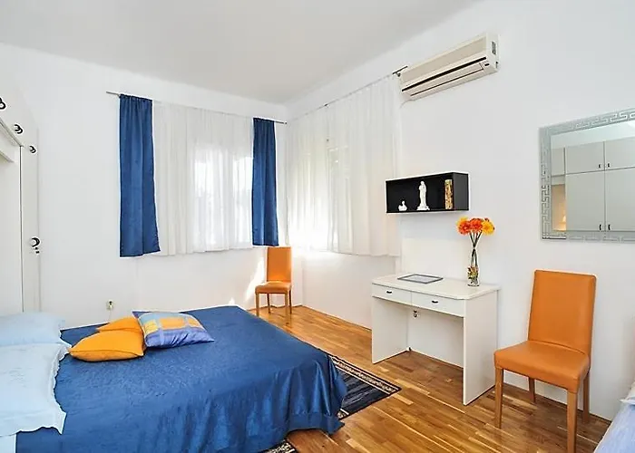 In With Sea View, Terrace, Air Conditioning, Wifi 3617-1 דירה Poljana (Ugljan)